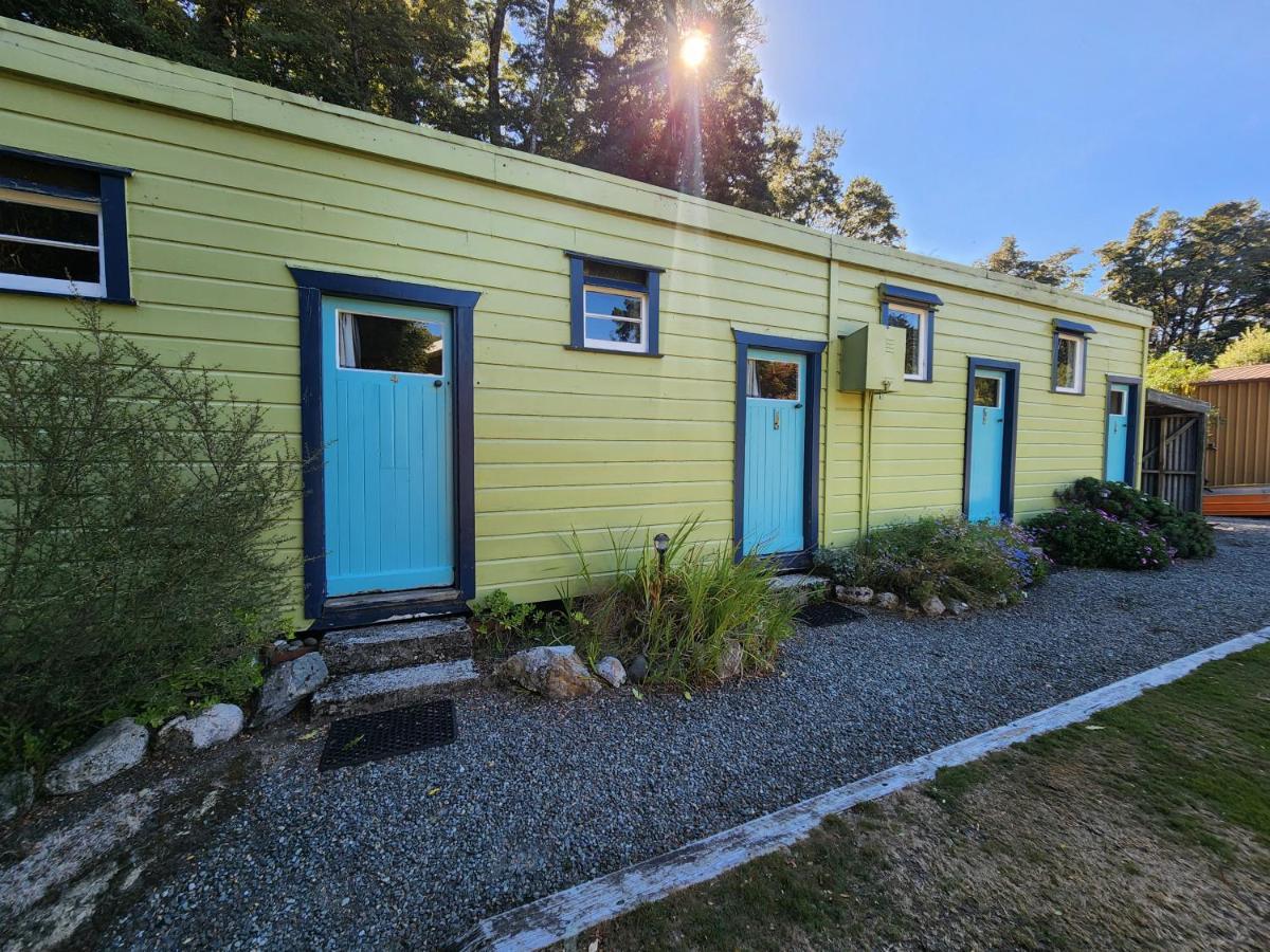 Possum Lodge Manapouri Exterior foto